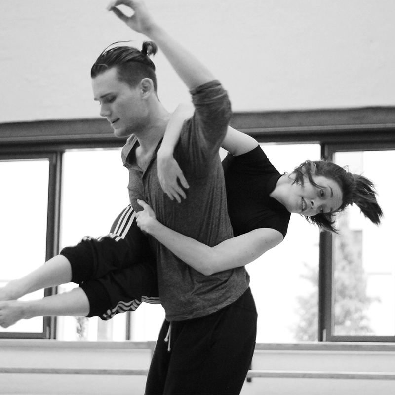 Fortbildung in Residence, kurz FIR, ist das exklusive Weiterbildungs-Angebot der Contemporary Dance School Hamburg.